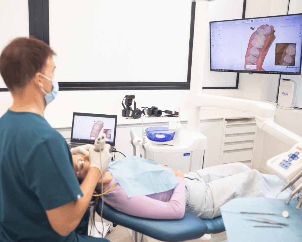 Implantes Dentales Guiados Por Ordenador