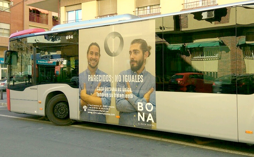 Campaña publicitaria de BONA en autobuses